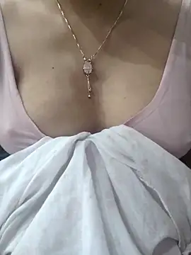 nikkibenza online show from 15, 3, 2025