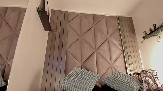 SabrinaSpell  online show from 9, 1, 2026