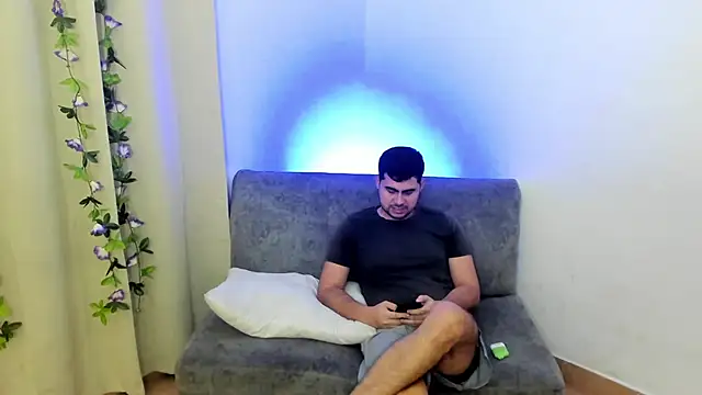 Snapshot of blueroom_party chatting on 6, 2, 2025 blueroom party online show from 6, 2, 2025