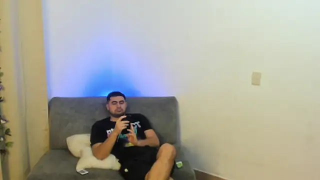 Snapshot of blueroom_party chatting on 10, 2, 2025 blueroom party online show from 10, 2, 2025