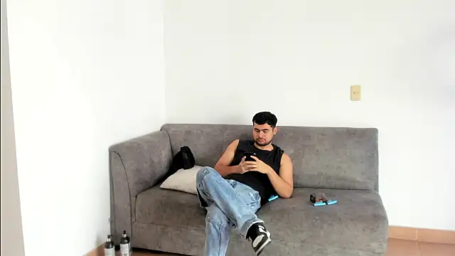 Snapshot of blueroom_party chatting on 12, 3, 2025 blueroom party online show from 12, 3, 2025