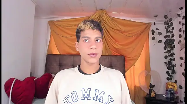 Snapshot of Ethan_Boyy chatting on 22, 3, 2025 Ethan Boyy online show from 22, 3, 2025