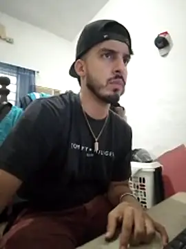 Snapshot of alejo5288 chatting on 14, 11, 2025 alejo5288 online show from 14, 11, 2025