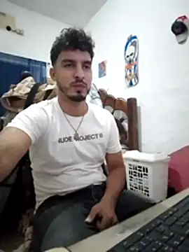 Snapshot of alejo5288 chatting on 24, 11, 2025 alejo5288 online show from 24, 11, 2025