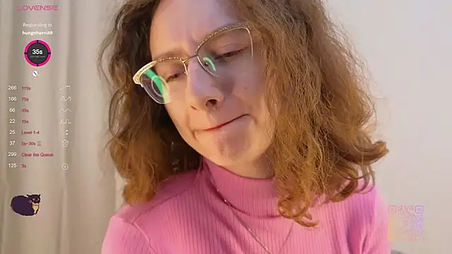 Snapshot of Leya_Curly chatting on 7, 11, 2025 Leya Curly online show from 7, 11, 2025