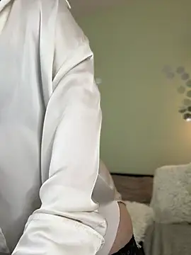 Snapshot of Kiss_My_Body chatting on 2, 2, 2025 Kiss My Body online show from 2, 2, 2025