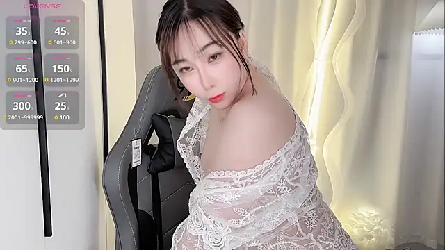 Snapshot of Alano-01 chatting on 8, 3, 2025 Alano-01 online show from 8, 3, 2025