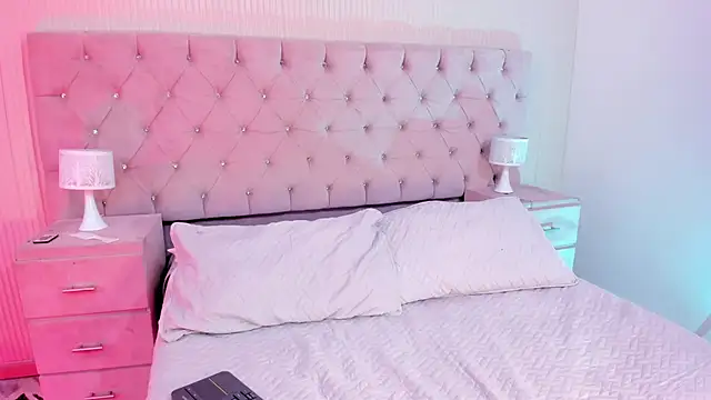 Snapshot of MattThompsonn chatting on 11, 9, 2025 MattThompsonn online show from 11, 9, 2025