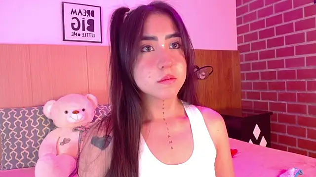 AdaaMillan online show from 7, 2, 2025