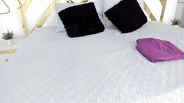 Christal Golden online show from 23, 2, 2025