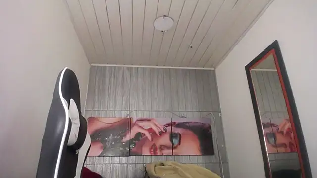 Miss sparkle00 online show from 8, 11, 2025