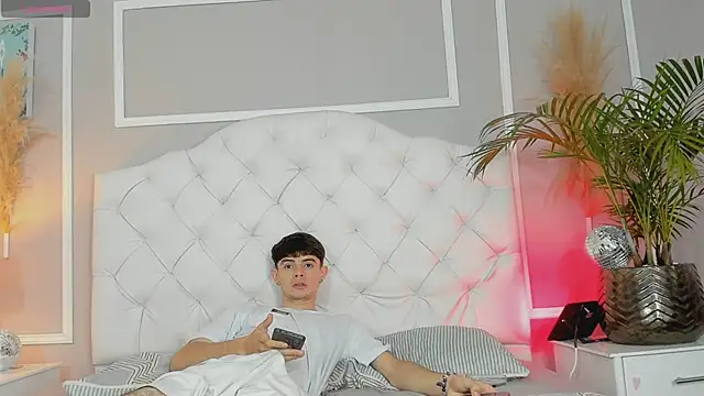 connor and angel online show from 19, 3, 2025