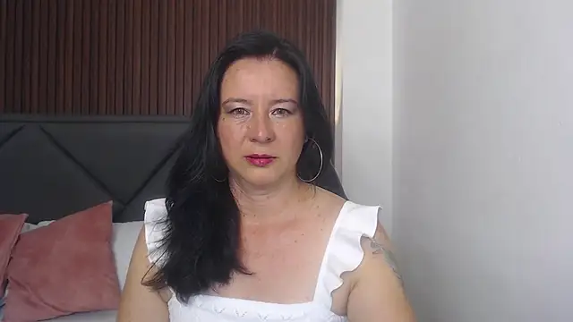 emmily taylor  online show from 1, 2, 2025