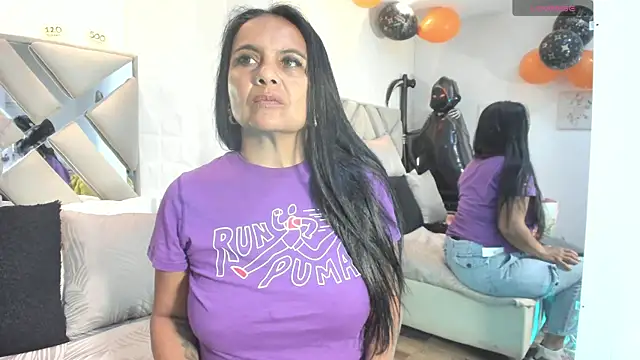 Snapshot of raquell_moore chatting on 15, 10, 2025 raquell moore online show from 15, 10, 2025