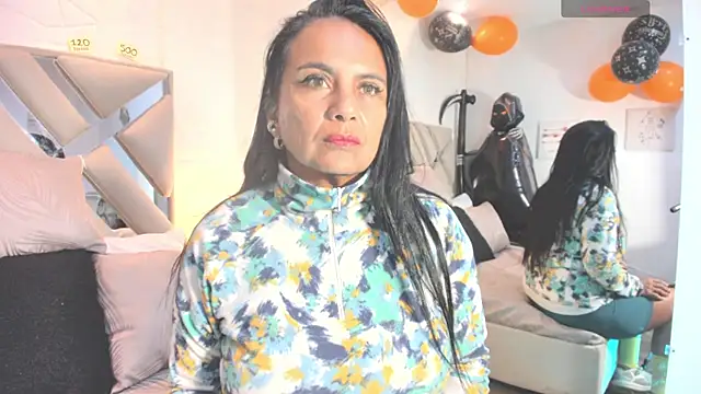 Snapshot of raquell_moore chatting on 17, 10, 2025 raquell moore online show from 17, 10, 2025