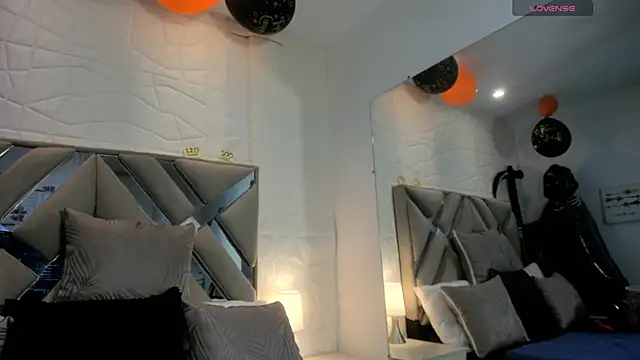 Snapshot of raquell_moore chatting on 25, 10, 2025 raquell moore online show from 25, 10, 2025