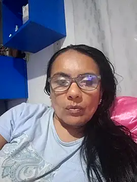 Snapshot of raquell_moore chatting on 26, 10, 2025 raquell moore online show from 26, 10, 2025