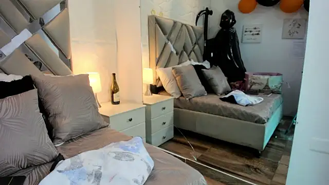 Snapshot of raquell_moore chatting on 3, 11, 2025 raquell moore online show from 3, 11, 2025