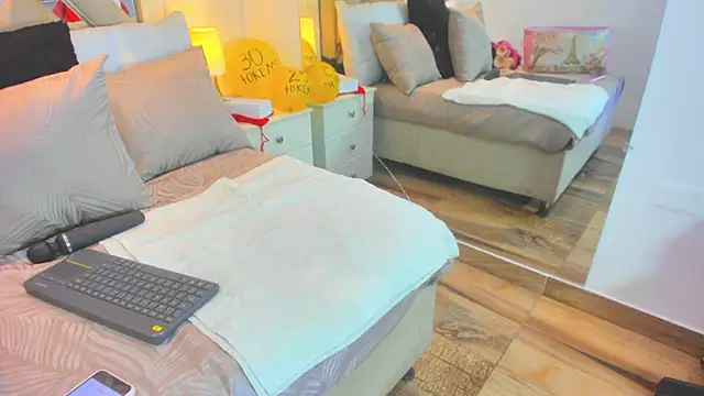 raquell moore online show from 16, 12, 2025