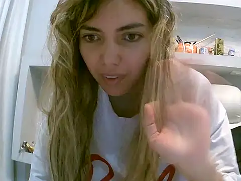 Snapshot of VittoriaTaylor chatting on 6, 5, 2026 VittoriaTaylor online show from 6, 5, 2026