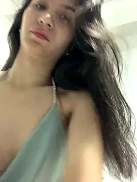 Bella still online show from 16, 9, 2025