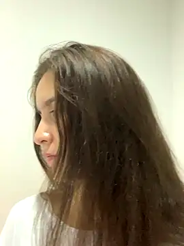 Bella still online show from 20, 12, 2025