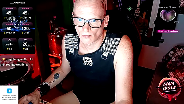 Snapshot of LiamIdols chatting on 7, 10, 2025 LiamIdols online show from 7, 10, 2025