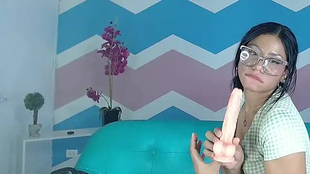 Snapshot of miss_honey01 chatting on 25, 1, 2025 miss honey01 online show from 25, 1, 2025