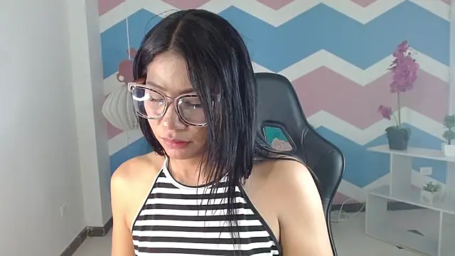 Snapshot of miss_honey01 chatting on 1, 3, 2025 miss honey01 online show from 1, 3, 2025