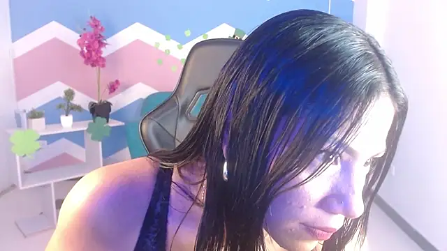 Snapshot of miss_honey01 chatting on 18, 3, 2025 miss honey01 online show from 18, 3, 2025