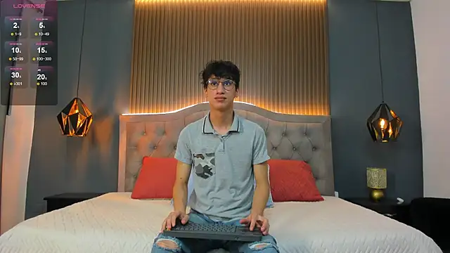 Snapshot of Cum_hunters chatting on 28, 9, 2025 Cum hunters online show from 28, 9, 2025