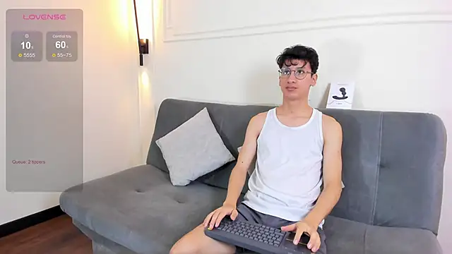 Snapshot of Cum_hunters chatting on 14, 11, 2025 Cum hunters online show from 14, 11, 2025