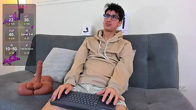 Snapshot of Cum_hunters chatting on 25, 11, 2025 Cum hunters online show from 25, 11, 2025