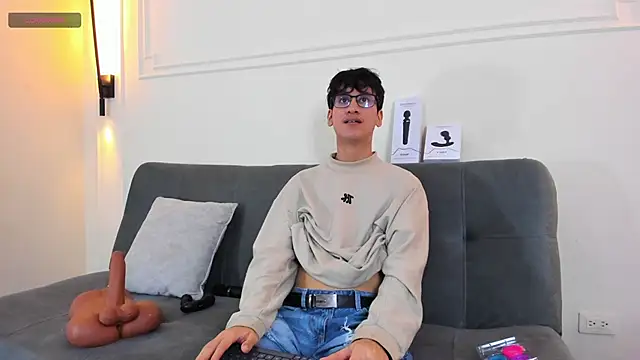 Snapshot of Cum_hunters chatting on 27, 11, 2025 Cum hunters online show from 27, 11, 2025