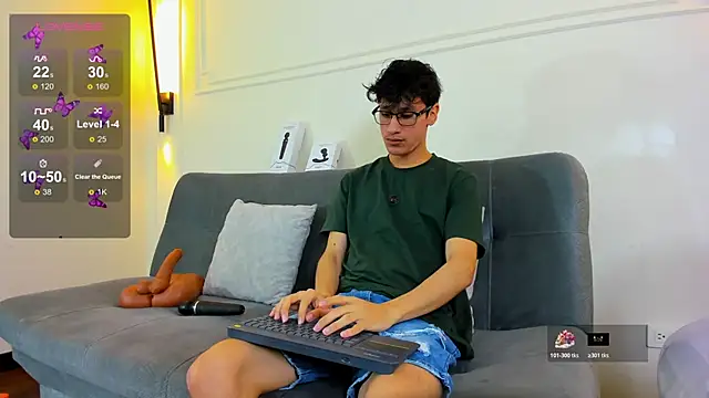 Snapshot of Cum_hunters chatting on 2, 12, 2025 Cum hunters online show from 2, 12, 2025