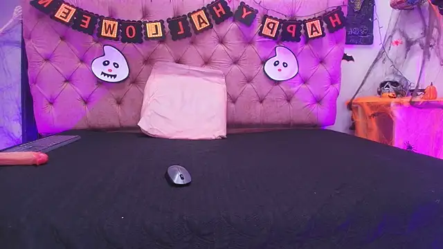 Snapshot of Auroraa_miller chatting on 30, 10, 2025 Auroraa miller online show from 30, 10, 2025