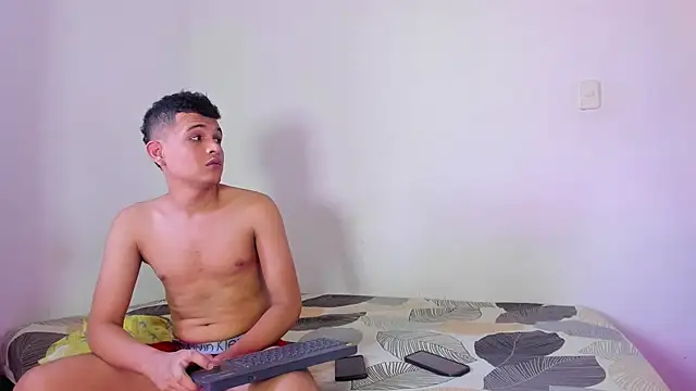 CoupleTwink12 online show from 3, 4, 2026