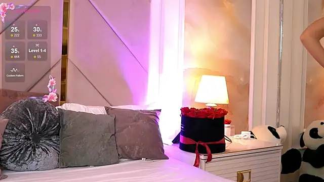 Alexaheyess online show from 4, 12, 2025