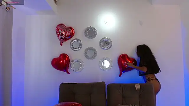 Snapshot of lucie_petite chatting on 12, 2, 2025 lucie petite online show from 12, 2, 2025