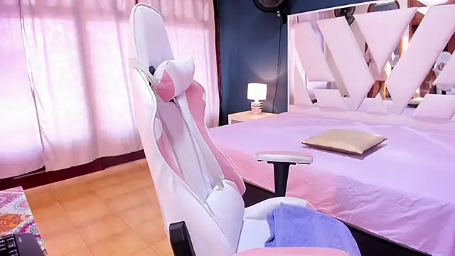 Alondra Cutie online show from 24, 1, 2025