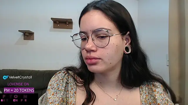 crystalll room online show from 16, 9, 2025