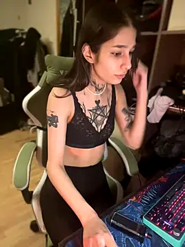 mollyEXD online show from 15, 12, 2025