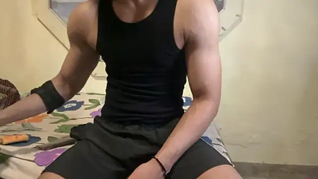 hot hunk boy online show from 10, 7, 2026