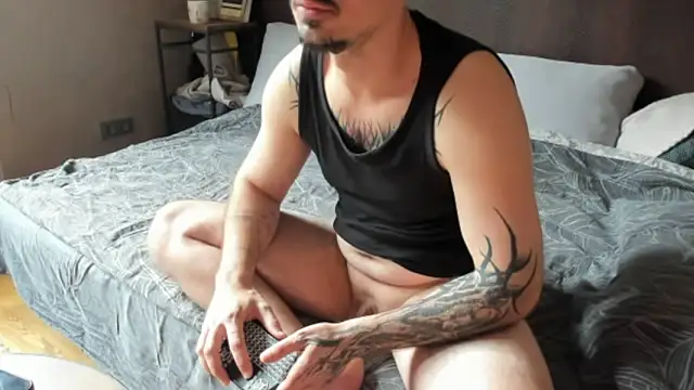 Snapshot of AssHunter4k chatting on 20, 7, 2026 AssHunter4k online show from 20, 7, 2026
