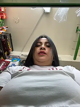 Snapshot of Miia_Jazmin chatting on 19, 12, 2025 Miia Jazmin online show from 19, 12, 2025