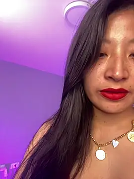 hannah howeell   online show from 17, 2, 2025