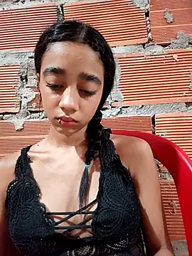 Zoe Sweett18 online show from 7, 11, 2025