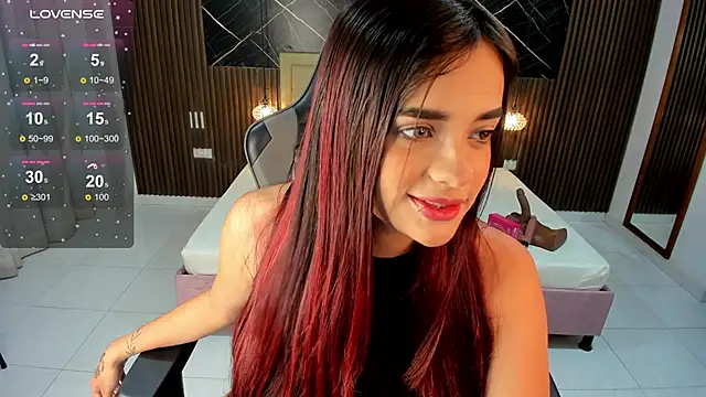 Snapshot of Lolly_18 chatting on 8, 9, 2025 Lolly 18 online show from 8, 9, 2025