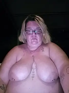 Snapshot of diosacurvy1984 chatting on 2, 7, 2026 diosacurvy1984 online show from 2, 7, 2026