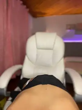 Sofia18 pinkk online show from 13, 2, 2025